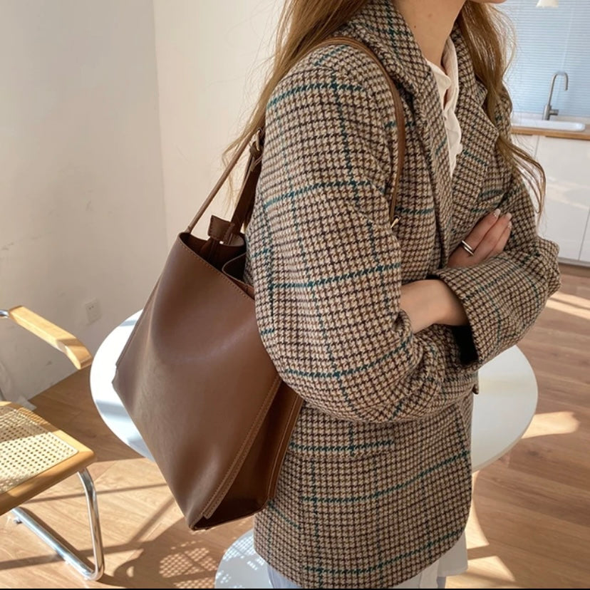 Lena - Elegant Handbag for Everyday Use, Spacious and Stylish Design