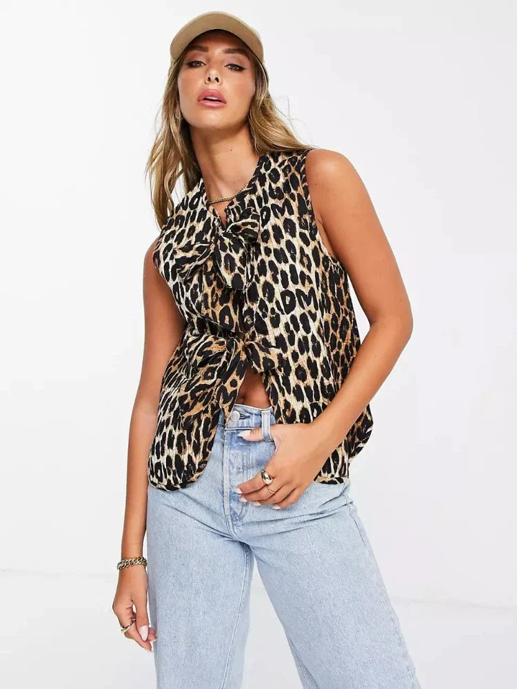 Lola - Leopard Print Gilet for Casual and Trendy Outfits