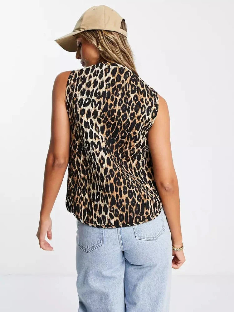 Lola - Leopard Print Gilet for Casual and Trendy Outfits