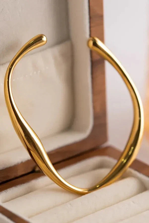 Aaliyah - Gold Bangle Elegant Jewelry Bracelet