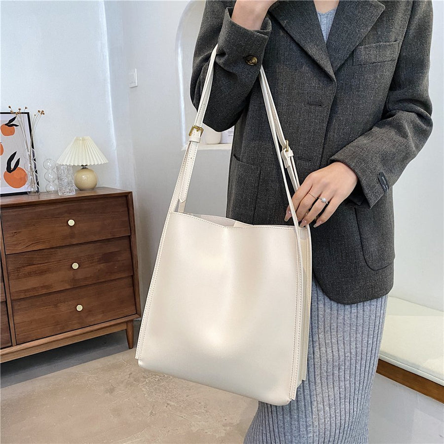 Lena - Elegant Handbag for Everyday Use, Spacious and Stylish Design