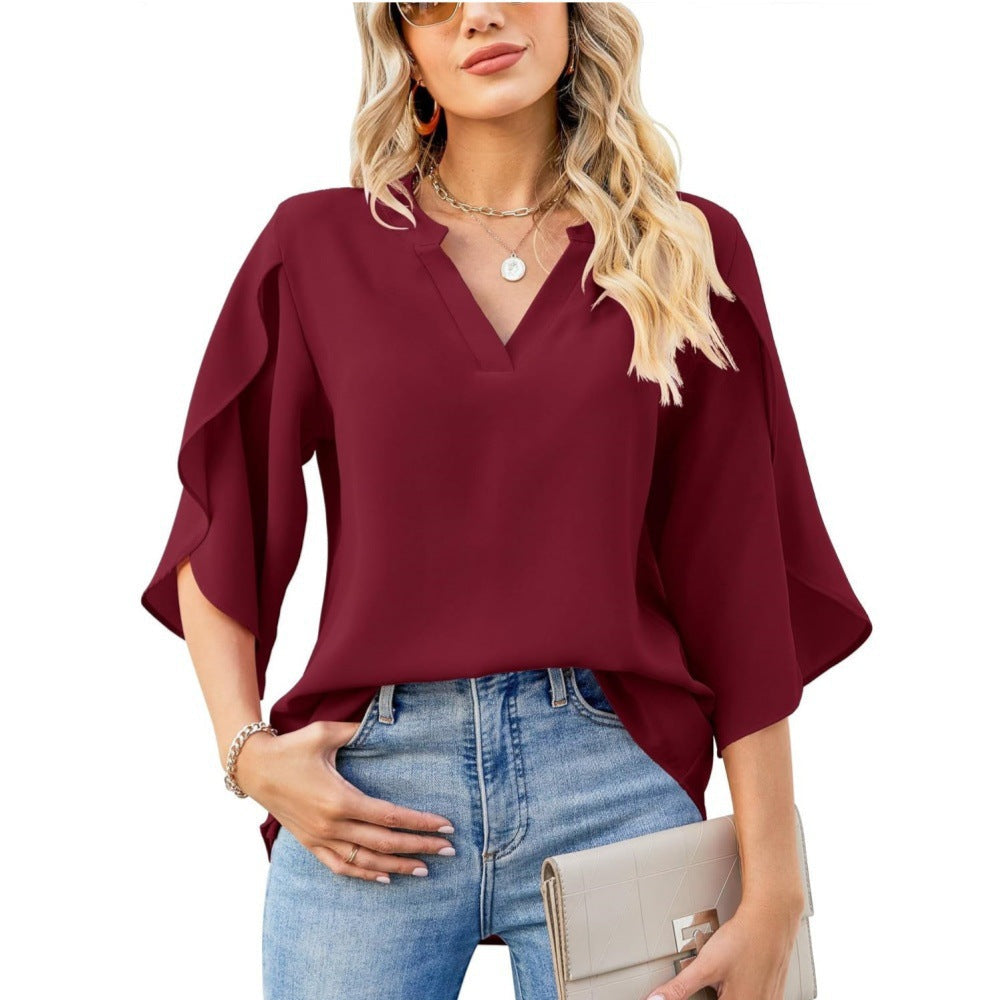 Junia - Elegant V-Neck Top