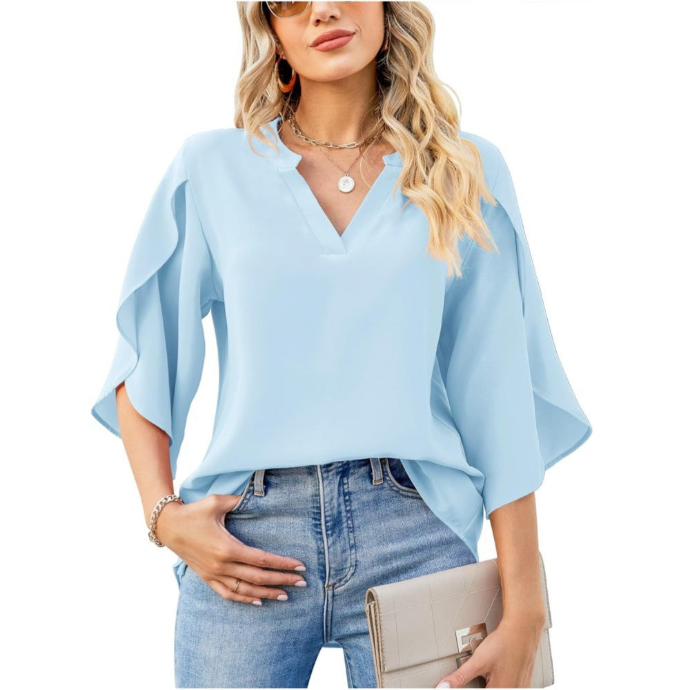 Junia - Elegant V-Neck Top