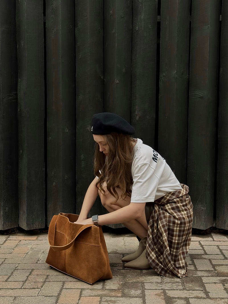 Ruby - Faux Suede Handbag for Everyday Elegance