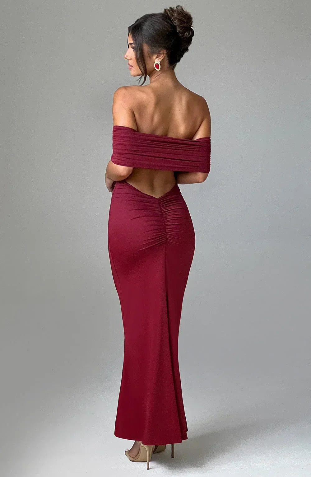 Serena - Elegant Backless Maxi Dress