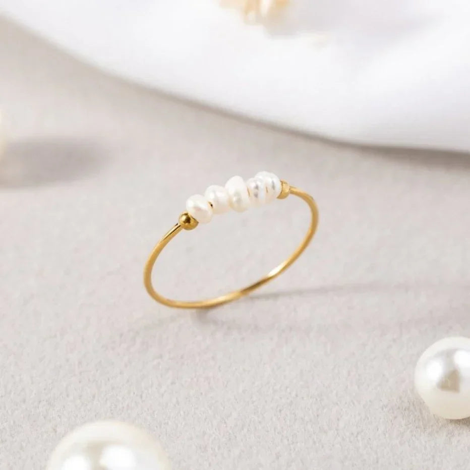 Angelina - Classic Minimalist Pearl Ring