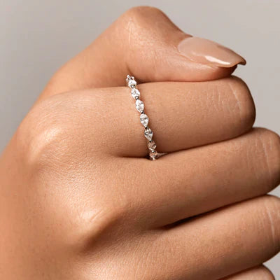 Tilly - Petite Side Marquise Band Minimalist Ring